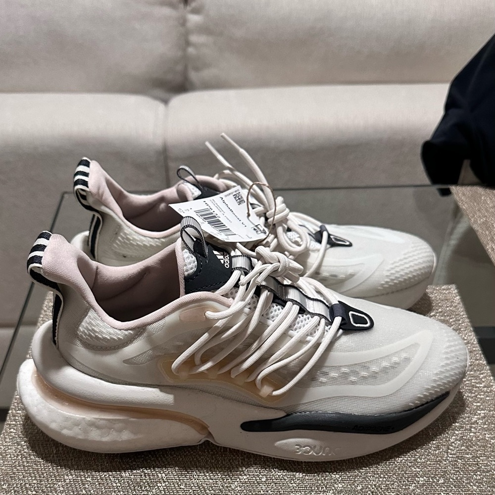 Adidas Alphaboost V1- NEW W TAGS ✨